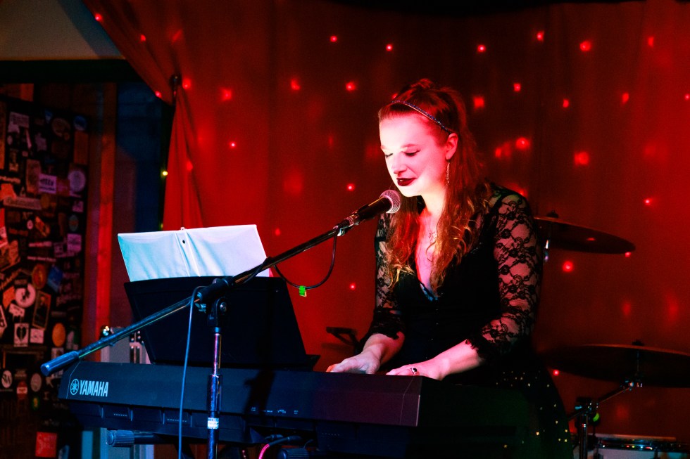 Jennifer of Baroque Monody